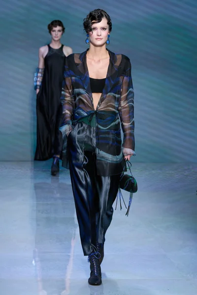 Look 28
